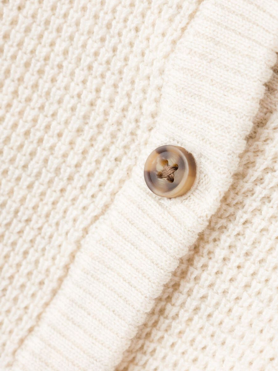 Name It Waffelstrickjacke in Peyote Melange - Detailansicht des Waffelstricks