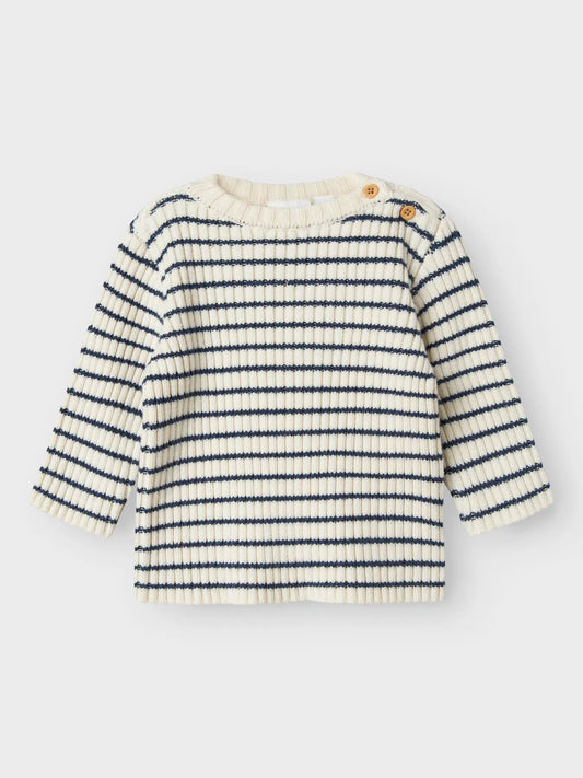 schöner gestreifter strickpullover von name it mit blauen streifen - vorderansicht