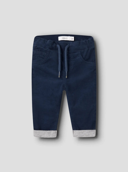 blaue stoffhose mit verstellbarem hosenbund von name it für babys und kleinkinder - vorderansicht