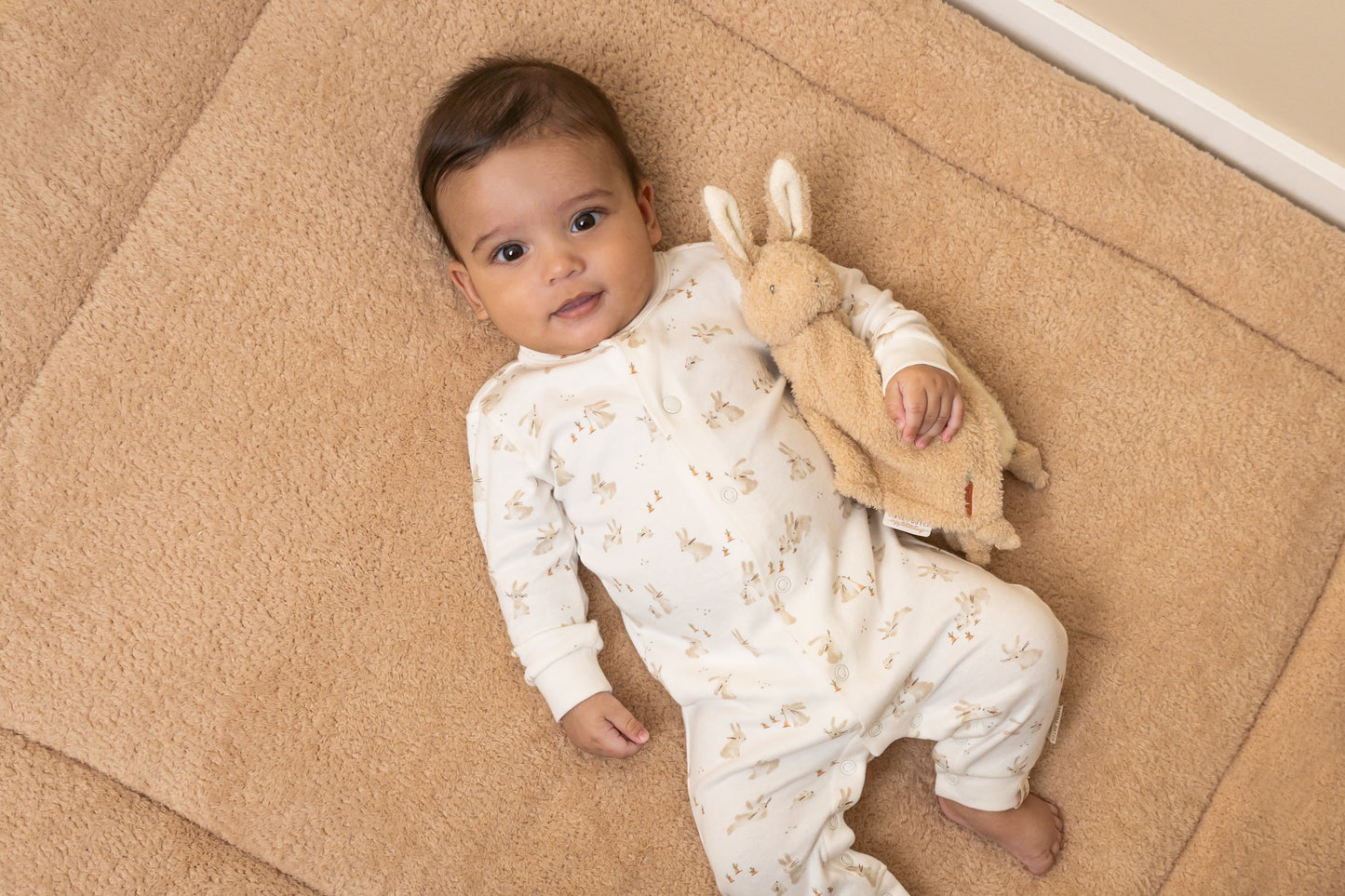 Weiches Kuscheltuch Baby Bunny aus 100% Polyester - Detailansicht