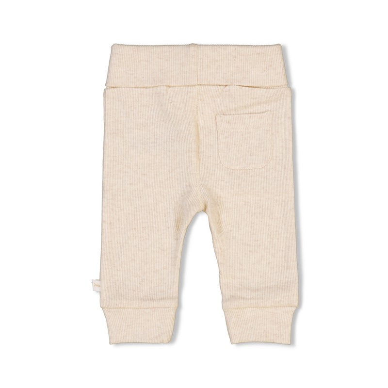 beige gerippte stoffhose mit umschlagbaren hosenbund aus baumwolle von feetje - rückansicht