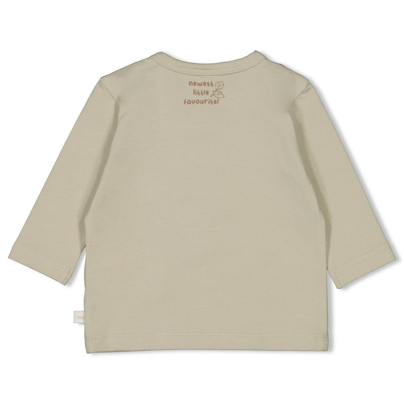 grünes langarmshirt mit zwei druckknöpfen und herbstlichem motiv von feetje aus baumwolle - rückansicht