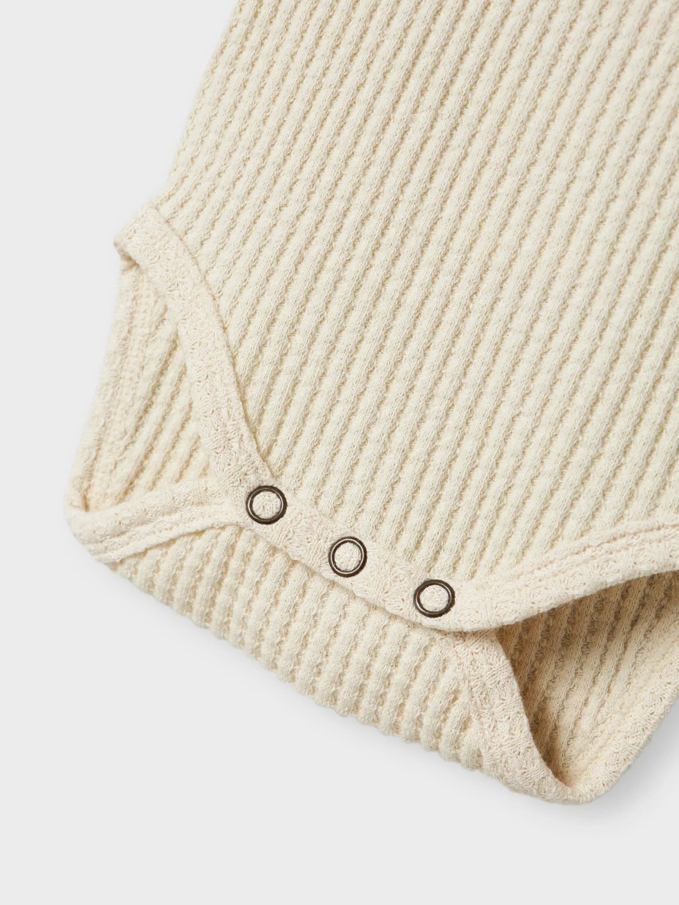 Langarmbody mit kleinem Kragen von Lil' Atelier - detailansicht