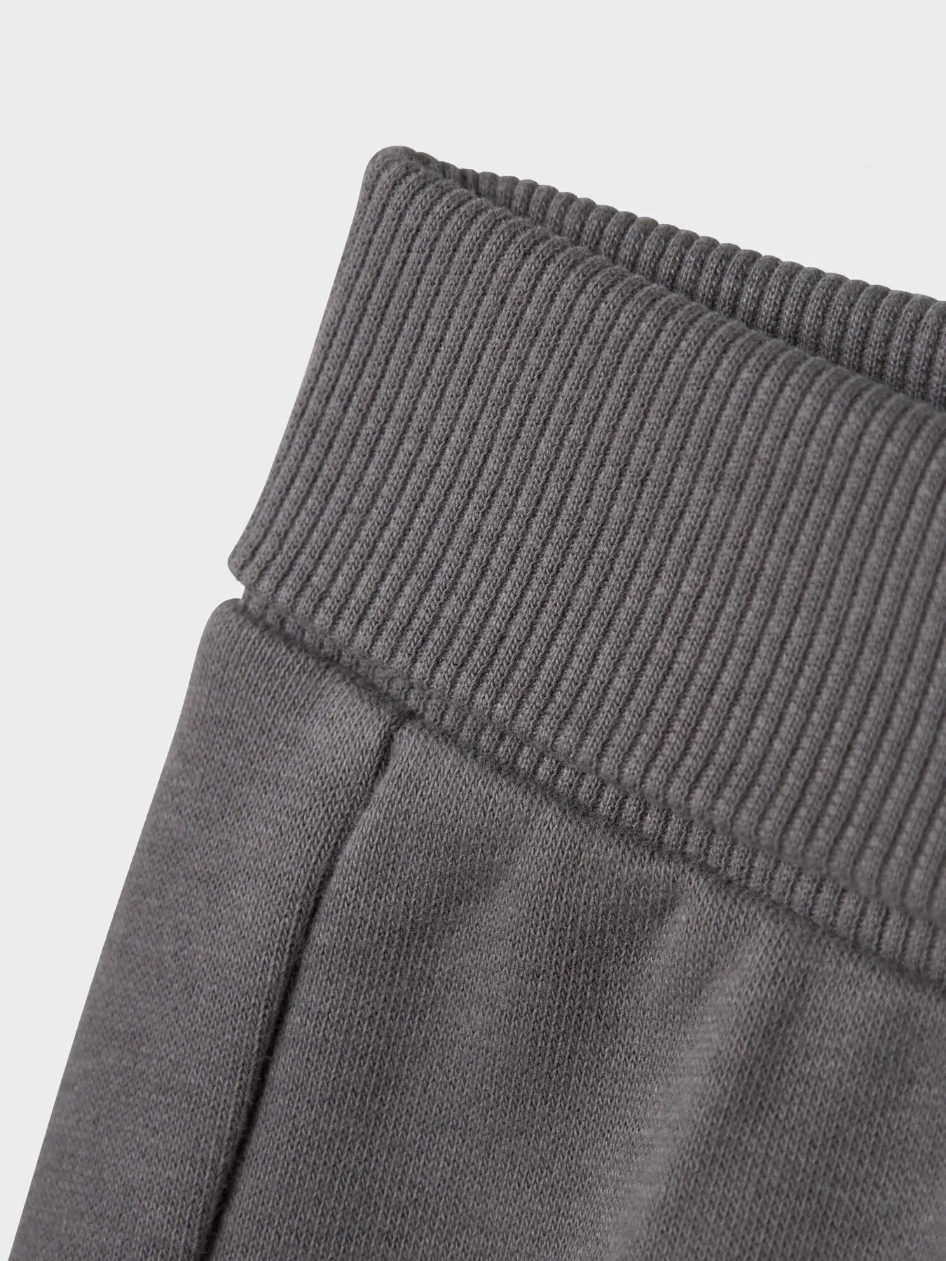 graue Stoffhose mit elastischem Gummibund für Babys - Detailansicht