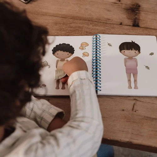 Anzieh- und Stickerbuch - Forest Friends