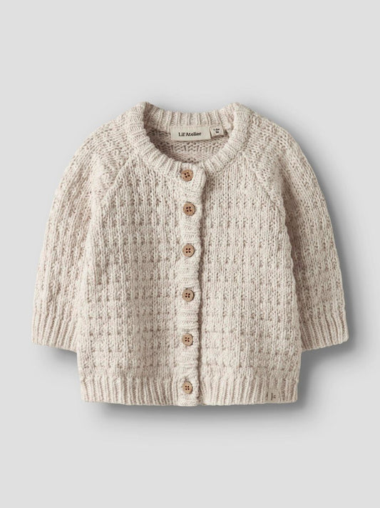 Lil' Atelier Baby Strickjacke in Novelle Peach - gestrickter Cardigan mit Rundhalsausschnitt und Knopfverschluss, 80% Bio-Baumwolle, perfekt für kühle Tage