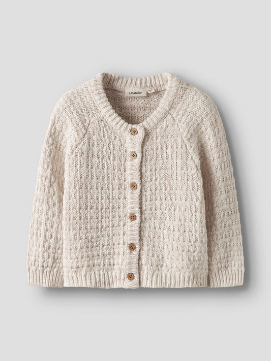 Lil' Atelier Baby Strickjacke in Novelle Peach - weiche gestrickte Babyjacke mit Knopfleiste vorne, perfekt für Herbst und Winter