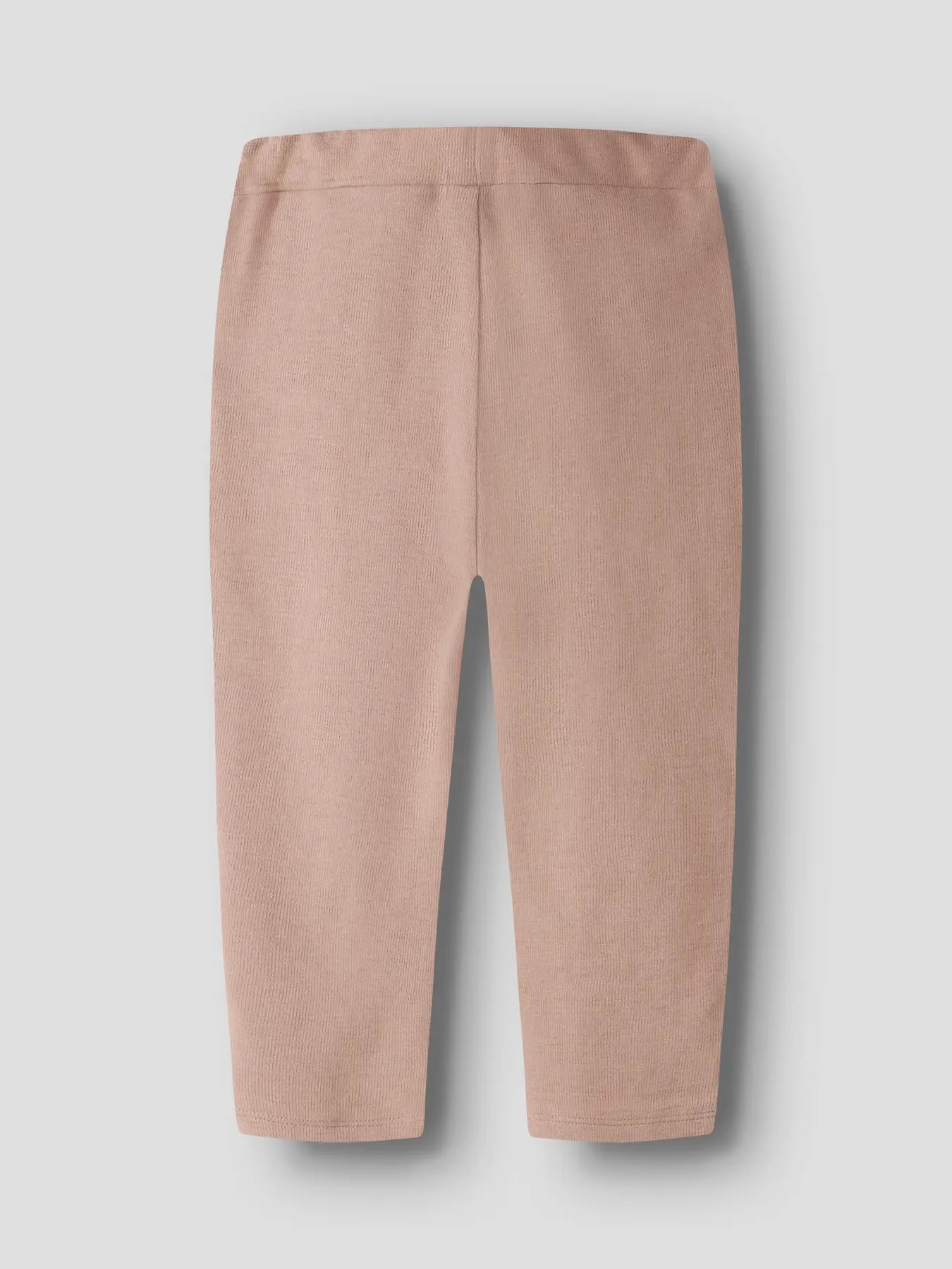 Stoffhose in Rose für das Frühjahr und den Sommer von Lil' Atelier aus Bio-Baumwolle und Recyceltem Polyester mit zwei Hosentaschen - Rückansicht