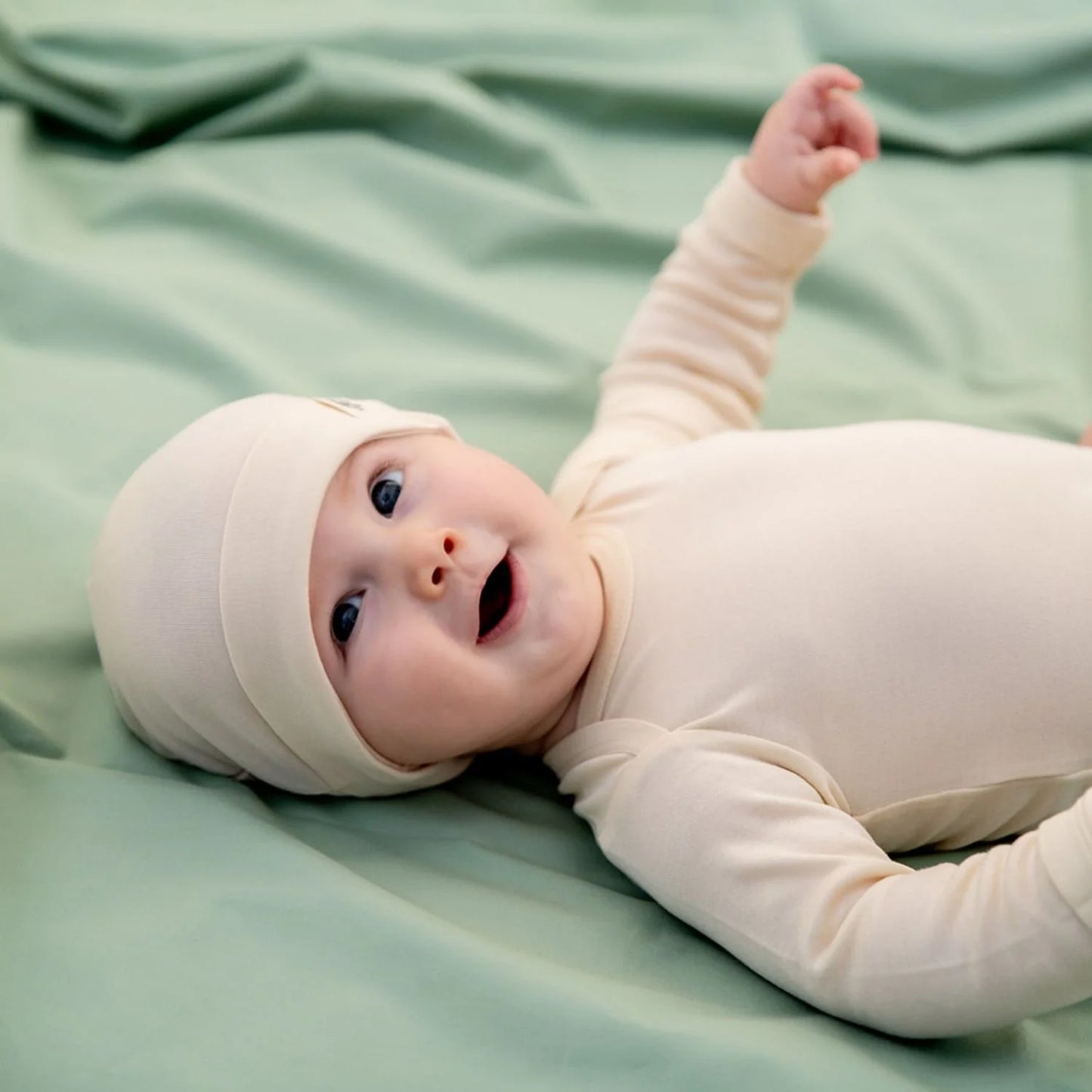 Babybody aus 100% TENCEL™ Lyocell - Cute Beige