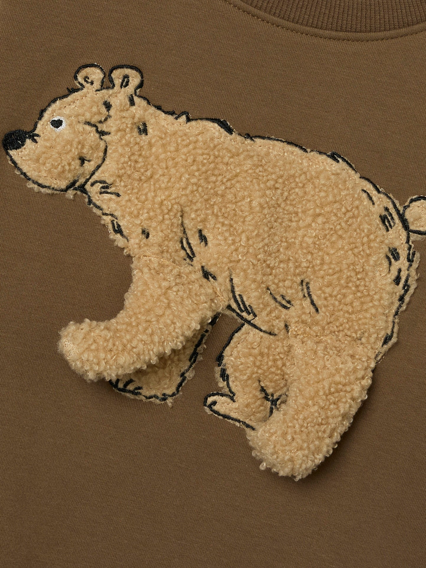 Braunes Sweatshirt von Name It mit Bärenmotiv - Detailansicht