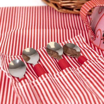 Teeservice aus Blech - Marienkäfer im Korb
