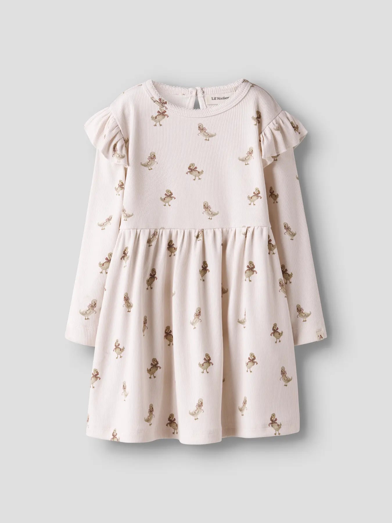 süßes langarmkleid mit einem knopf am rücken und kükenmotiven von lil' atelier aus bio-baumwolle und lyocell - vorderansicht