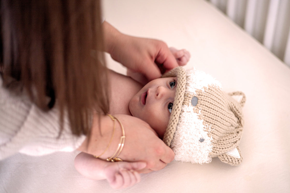 Liebevoller Moment zwischen Mutter und Baby